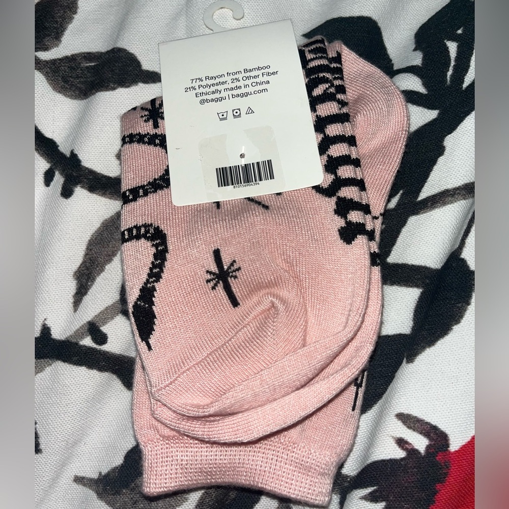 Baggu Blush Pink and Black Ballet Icons Socks Sz Women’s OS 6-11 NEW NWT - Picture 2 of 3
